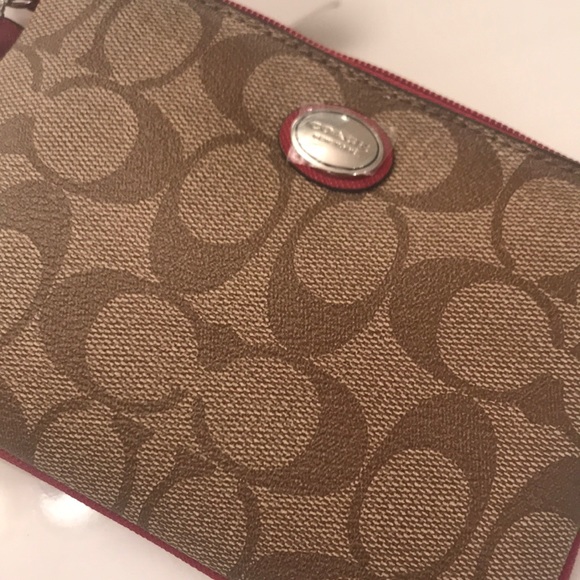 Authentic Coach wristlet - Picture 2 of 4